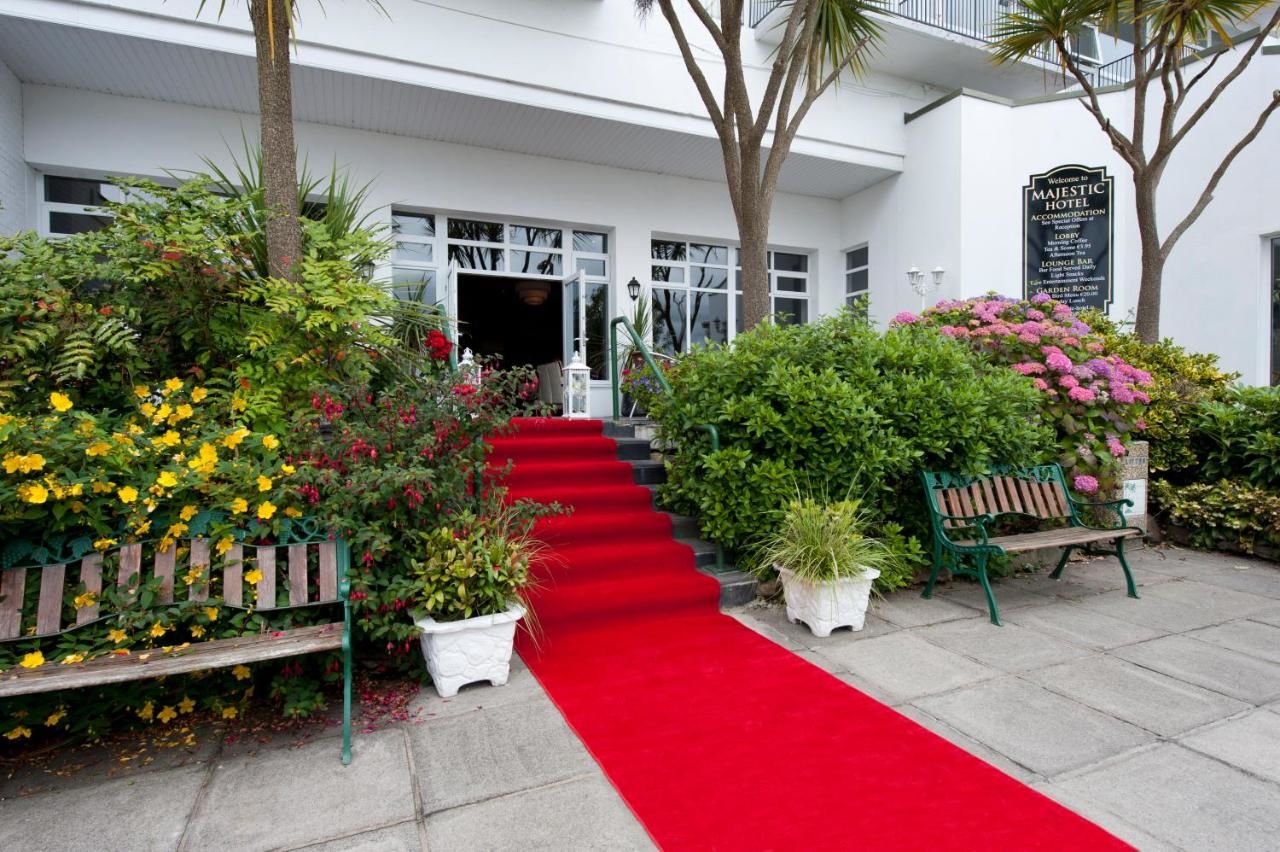 Отель Majestic Hotel Трамор